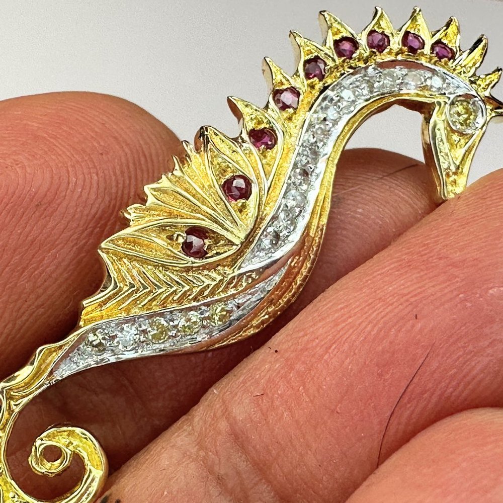 14K two tone gold 0.3ct round Diamond Ruby Seahorse brooch pin 1 1/2" 3.6gm